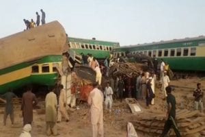 Pakistan: पाकिस्तान में बड़ा रेल हादसा, आपस में टकराईं दो ट्रेनें, अबतक 30 लोगों की मौत