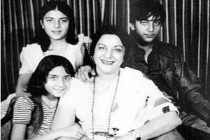 Happy Birthday Nargis Dutt: मां नरगिस के 92वें जन्मदिन पर संजय दत्त ने शेयर की पुरानी तस्वीरें