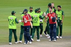 England vs Pakistan: पाकिस्तान के खिलाफ सीरीज से पहले इंग्लैंड को लगा बड़ा झटका, एक साथ 7 सदस्य आए कोरोना की चपेट में