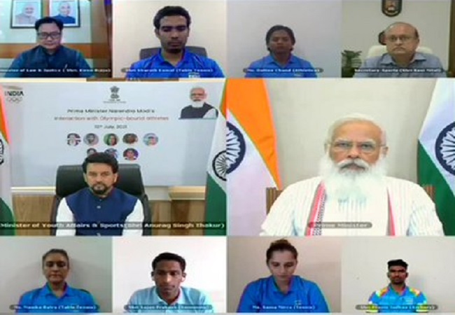 टोक्यो ओलंपिक में जा रहे भारतीय खिलाड़ियों को PM मोदी का मंत्र- बोझ तले दबे नहीं, बस दें अपना 100%