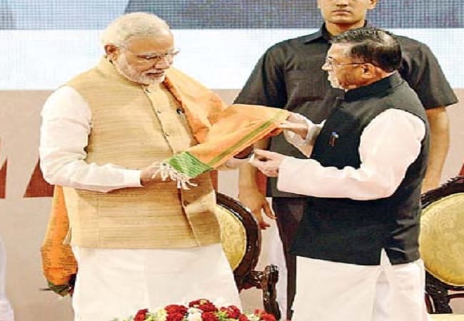 PM Modi and Santosh Gangwar