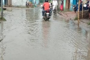 Bihar Flood: बिहार हुआ जलमग्न, सरकार हुई फेल, लोगों का बुरा हाल, मानसून बना काल
