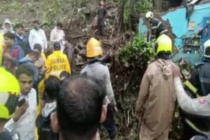 Mumbai Weather Update: मायानगरी में बारिश ने मचाई तबाही, चेंबूर इलाके में दीवार गिरने से 15 की मौत