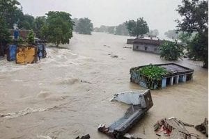 Mansoon: भारत के राज्यों में दिख रहा बाढ़-बारिश का तांडव, अस्त-व्यस्त हुआ जनजीवन