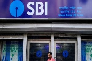 SBI बैंक के ग्राहकों के लिए बड़ी खबर, अब कैश विड्रॉल हुआ महंगा