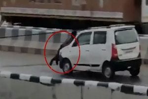 Kanpur: युवक को बोनट पर लटकाकर चालक ने फ्लाइओवर पर भगाई कार, देखें Viral video