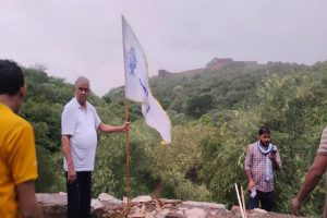 Rajasthan: राजस्थान के आमागढ़ किले पर झंडा फहराने वाले बीजेपी सांसद हिरासत में, यह है विवाद की वजह
