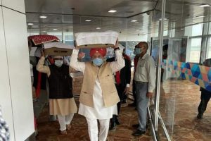 Delhi: कोरोना की गिरफ्त में आ सकते हैं केंद्रीय मंत्री हरदीप पुरी, इस वजह से जताई जा रही आशंका