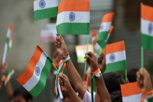 Independence Day 2021: इस बार 15 अगस्त पर नहीं बिकेंगे प्लास्टिक से बने झंडे, केंद्र सरकार ने इस वजह से लगाई रोक