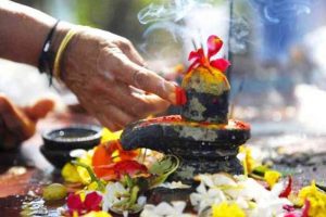 Lord Shiva Puja: अगर आप भी भगवान शिव को करना चाहते हैं प्रसन्न तो सोमवार के दिन करें ये काम