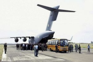Afghanistan Crisis: अफगानिस्तान में मची हलचल के बीच मोदी सरकार ने नहीं छोड़ा अपनों का साथ, भारतीयों को लेकर गाजियाबाद के हिंडन एयरबेस पहुंचे विमान