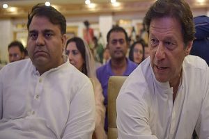 Threat: इमरान खान पर टीवी चैनलों में हो रहे खुलासे से पाकिस्तान सरकार बौखलाई, मंत्री ने दी ये धमकी