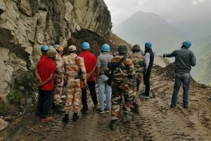 Himachal Pradesh: किन्नौर लैंडस्लाइड मामले में अब तक 13 शव बरामद, रेस्क्यू ऑपरेशन शुरू, PM ने किया मुआवजे का ऐलान