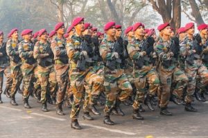 Delhi: आज राजपथ पर आप देख सकेंगे 1950 से अब तक की सेना का रंग रूप, जानिए कौन से दस्ते करेंगे मार्च