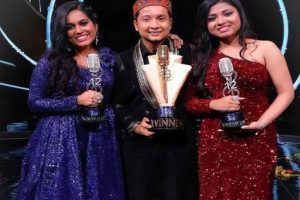 Indian Idol 12 Winner: पवनदीप ने जीती इंडियन आइडल 12 की ट्रॉफी, इनाम में मिली लग्जरी कार