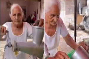 Viral Video: ‘बाबा का ढाबा’ के बाद अमृतसर की महिला का वीडियो हुआ वायरल, जूस बेचकर घर चलाने को मजबूर बुजुर्ग