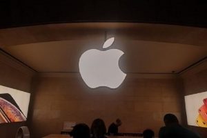 Apple: एप्पल ने सुरक्षा को ध्यान में रखते हुए नया आईओएस 14 अपडेट किया जारी