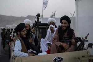 Afghanistan: तालिबानी सरकार का नया फरमान, अब दाढ़ी बनाना और ट्रिम करना होगा गुनाह