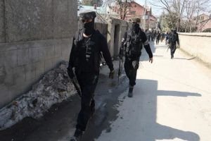 J-K: श्रीनगर में पुलिस पार्टी पर आतंकी हमला, सब-इंस्पेक्टर गंभीर रूप से घायल, इस संगठन ने ली जिम्मेदारी