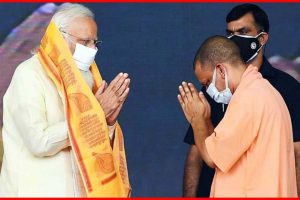Lucknow: प्रधानमंत्री मोदी के प्रशासनिक सेवा में 20 साल पूर्ण होने पर यूपी में आयोजित किये गये बड़े कार्यक्रम, सीएम ने दिया तोहफा