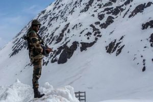 India China Face Off: -40 डिग्री में भी अब चीन के खिलाफ गर्मजोशी से तैनात रहेगी सेना, मोदी सरकार ने किया ये ‘इंतजाम’