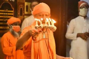 UP: देव दीपावली तक डीजल बोट के प्रदूषण से मुक्त होंगी गंगा, CM योगी ने लिया जिम्मा