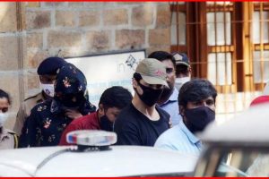 Mumbai: जेल भेजे गये शाहरुख खान के बेटे आर्यन खान, कोर्ट ने दी 14 दिन की न्यायिक हिरासत