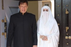 Pakistan: बुशरा बीबी को तलाक देकर कर लो भाग्य बताने वाले तोते से शादी, जानिए किसने कसा इमरान पर तंज