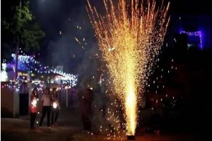 Diwali 2021: पटाखे या दीपक से जलने पर तुरंत अपनाए ये घरेलू उपाए, जल्द मिलेगा आराम, नहीं पड़ेगा निशान