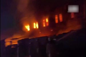 Delhi Fire: हरकेश नगर के कपड़ा गोदाम में भीषण आग, दमकल की गाड़ियां मौके पर मौजूद