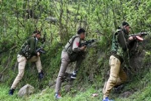 Jammu-Kashmir: आतंकवादियों और सुरक्षाबलों के बीच मुठभेड़, अनंतनाग और बांदीपोरा में 1-1 दहशतगर्द ढेर