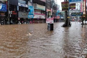 Kerala Rainfall: केरल में भारी बारिश से तबाही, कई जिलों में रेड अलर्ट, बाढ़ और लैंडस्लाइड से कई लोगों की मौत, दर्जनभर लापता