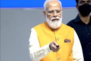 PM Modi: रक्षा के क्षेत्र में भारत को आत्मनिर्भर बनाने के लिए पीएम मोदी का बड़ा कदम, देश को  सौंपेंगे 7 डिफेंस कंपनियां