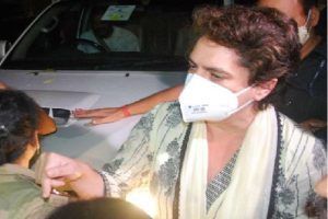 Social Media: लखीमपुर मामले में 28 घंटे बाद भी हिरासत में प्रियंका गांधी, पीएम मोदी को किया ट्वीट