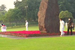 Indira Gandhi Death Anniversary: इंदिरा गांधी की जयंती पर राहुल गांधी समेत नवाब मलिक ने दी श्रद्धांजलि