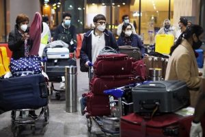 Scare In India: विदेश से आए 6 यात्री मिले कोरोना संक्रमित, Omicron की वजह से दहशत