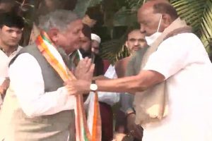 Yoganand Shastri Joins NCP: कांग्रेस को झटका, दिल्ली विधानसभा के पूर्व अध्यक्ष योगानंद शास्त्री NCP में हुए शामिल