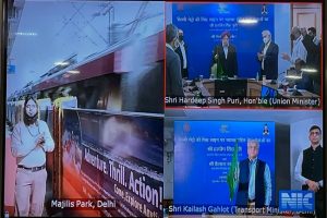 Delhi Metro: दिल्ली मेट्रो की पिंक लाइन पर दौड़ेगी ड्राइवरलेस मेट्रो, हरदीप सिंह पुरी ने दिखाई हरी झंडी
