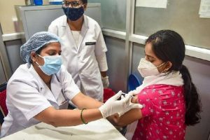 Uttar Pradesh: 5 करोड़ लोगों को पूरी तरह से टीकाकरण करने वाला पहला राज्य बना यूपी