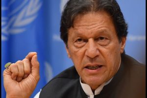 Pakistan: इमरान खान ने भुट्टो और शरीफ पर फोड़ा पाकिस्तान को बर्बाद करने का ठीकरा