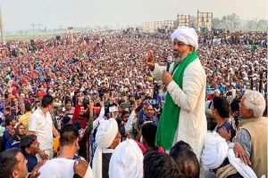 Lucknow: महापंचायत में राकेश टिकैत का ऐलान, जारी रहेगा विरोध प्रदर्शन, मांगों पर कायम रहेंगे किसान