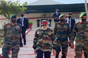 PM Modi In Jammu Kashmir: नौशेरा पहुंचे प्रधानमंत्री नरेंद्र मोदी, जवानों संग मनाएंगे दिवाली
