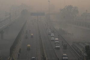 Delhi Pollution: दिल्ली-एनसीआर में पीएम 2.5 का स्तर 800-1,700 तक पहुंचा, चरम पर दिख रहा प्रदूषण