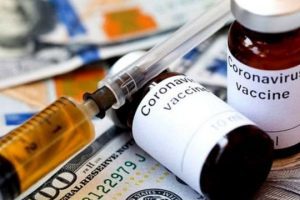 Covid: ओमिक्रॉन के खतरे के बीच वैक्सीन की बूस्टर डोज लगाने के बारे में जल्द हो सकता है फैसला