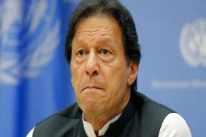 Pakistan: इमरान खान पर क्यों लग रहे हैं पाकिस्तान को बेचने के आरोप? जानें क्या है पूरा मामला
