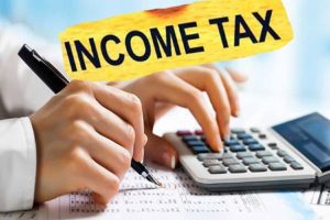 Income Tax: जल्दी भर लीजिए अपना इनकम टैक्स, नहीं तो देना पड़ जाएगा जुर्माना, जानें आखिरी तारीख