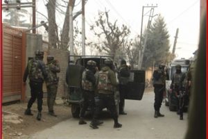 Jammu Kashmir: कुलगाम में मुठभेड़, सुरक्षा बलों ने मार गिराए 2 आतंकवादी