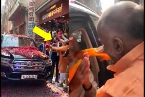 Kashi Vishwanath Corridor: पीएम मोदी ने बुजुर्ग के लिए तोड़ा प्रोटोकॉल, रुकवाई गाड़ी देखिये फिर क्या किया (वीडियो)