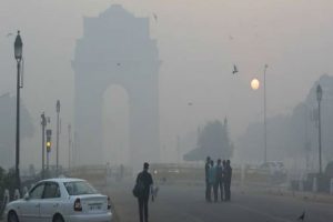 Delhi Weather: कोहरे की चादर में लिपटा दिल्ली-एनसीआर, मौसम विभाग ने जारी किया येलो अलर्ट