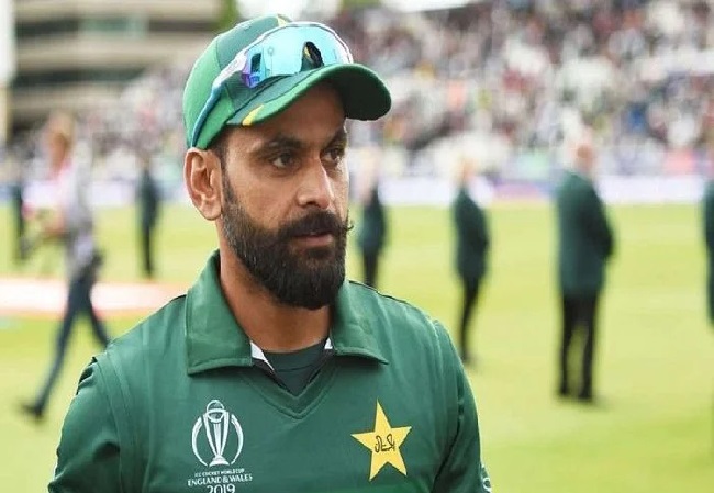 Mohammad Hafeez Retirement: पाकिस्तानी ऑलराउंडर मोहम्मद हफीज ने अंतरराष्ट्रीय क्रिकेट से लिया संन्यास